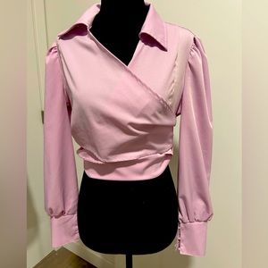 Beautiful wrap around blouse crop top. Lavender. Extra small. QED London.